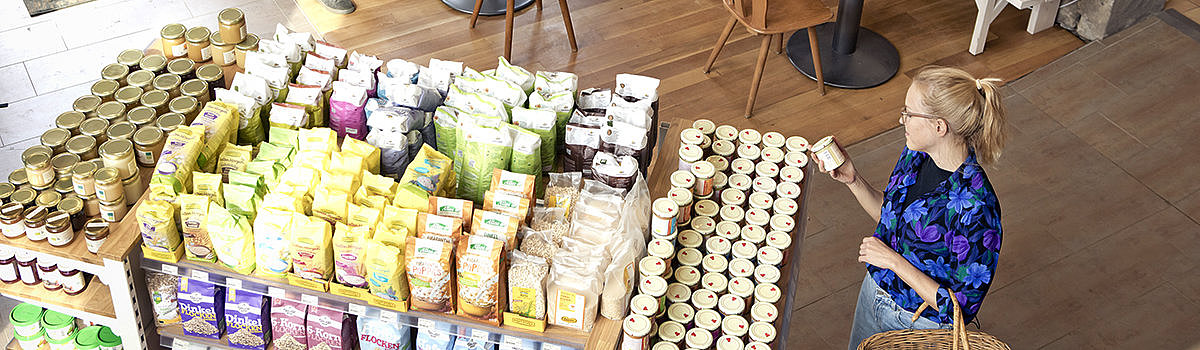 Bio-Hof-Groß Laden und Kaffeeecke