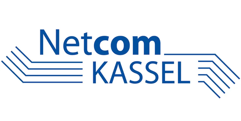 Logo von Netcom Kassel in blauer Schrift, ergänzt durch dynamische Linien.
