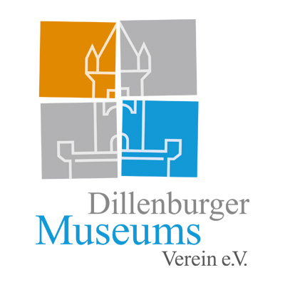 Logo des Dillenburger Museumsvereins e.V. mit grafischen Elementen in Orange, Grau und Blau.