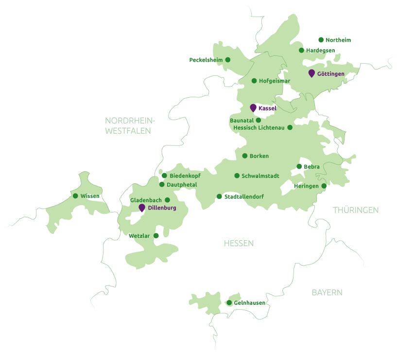 Karte von Nordhessen mit Städten wie Göttingen, Dillenburg und Baunatal, farbig hervorgehoben auf grünem Hintergrund.